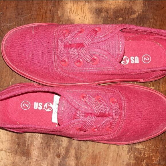U.S Sports red kids tennis shoes, size 2 - Picture 3 of 5